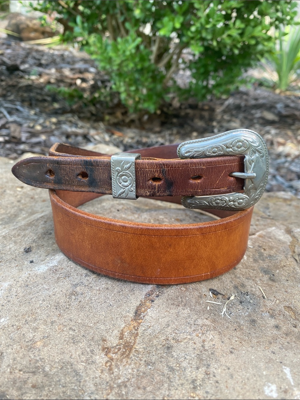Vintage Brown Leather Western-Style Women’s Belt with Silver Buckle & Keeper
